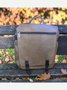KAR New York Rustic Vegan Leather Laptop
Messenger Bag NWOT